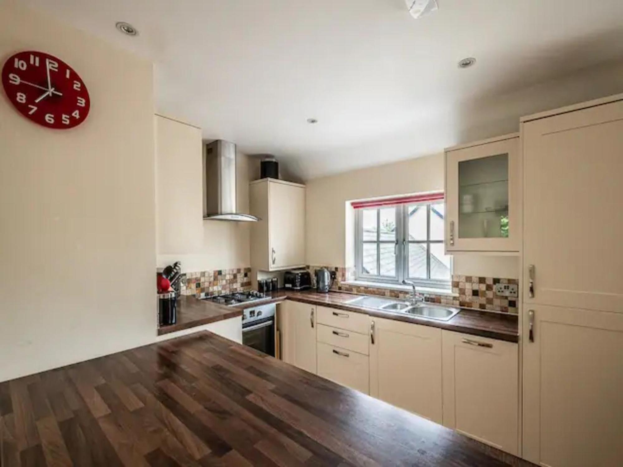 Spacious Modern Home In Picturesque Village Exeter Luaran gambar