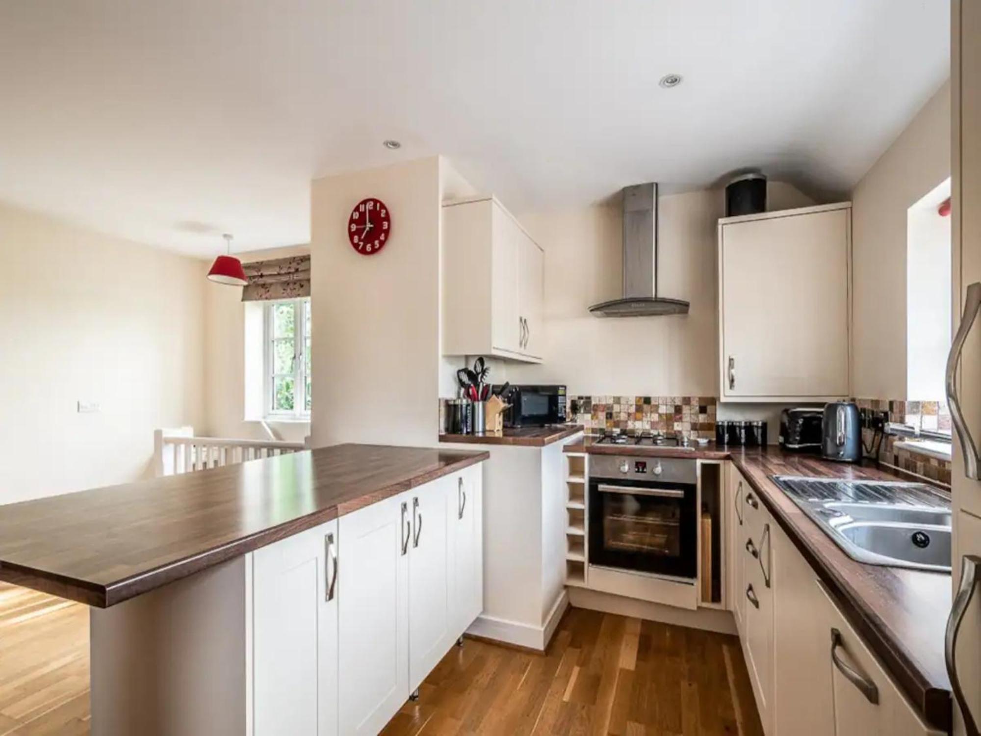 Spacious Modern Home In Picturesque Village Exeter Luaran gambar